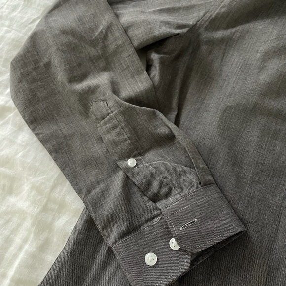 H&M gray button down shirt - Picture 3 of 6